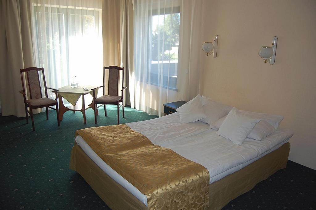 Hotel Dorrian Poznan Habitación foto